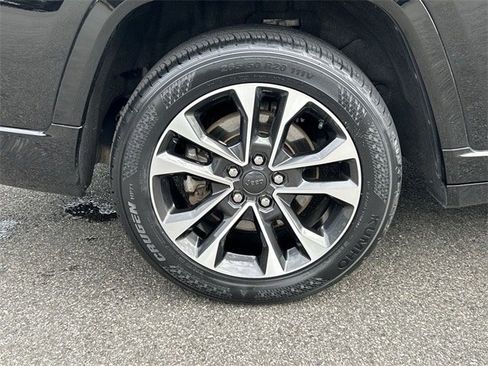 Certified 2022 Jeep Grand Cherokee L Overland image 12