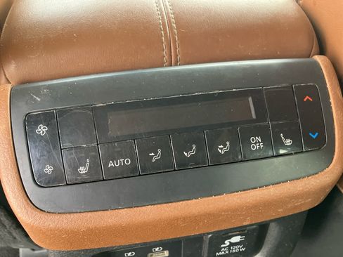 Used 2023 Nissan Pathfinder Platinum AWD/4WD image 36