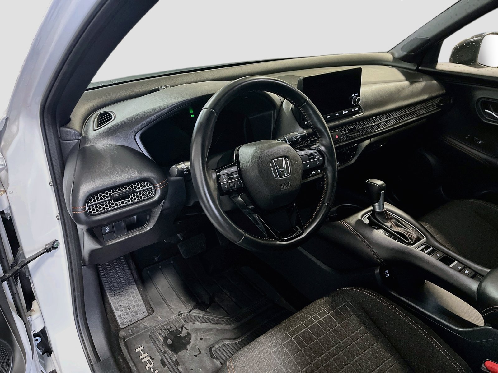 Used 2025 Honda HR-V Sport image 9