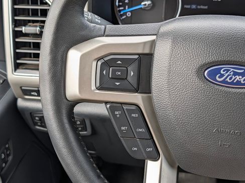 Certified 2022 Ford F250 Lariat w/ Lariat Value Package AWD/4WD image 18