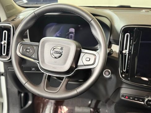 Used 2025 Volvo XC40 B5 Core w/ Protection Package Premier image 12