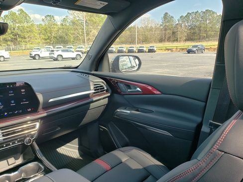 Used 2024 Chevrolet Traverse RS w/ LPO, Floor Liner Package image 37