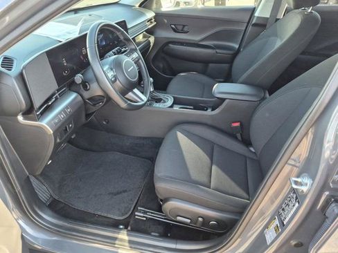 Used 2025 Hyundai Kona SEL AWD/4WD image 9