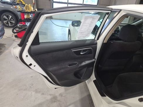 Used 2013 Nissan Altima 2.5 S FWD image 16