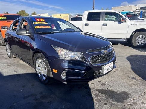 Used 2016 Chevrolet Cruze LS FWD image 17