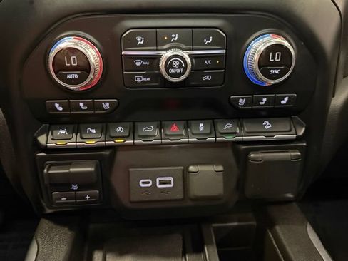 Used 2019 GMC Sierra 1500 AT4 w/ AT4 Premium Package AWD/4WD image 24