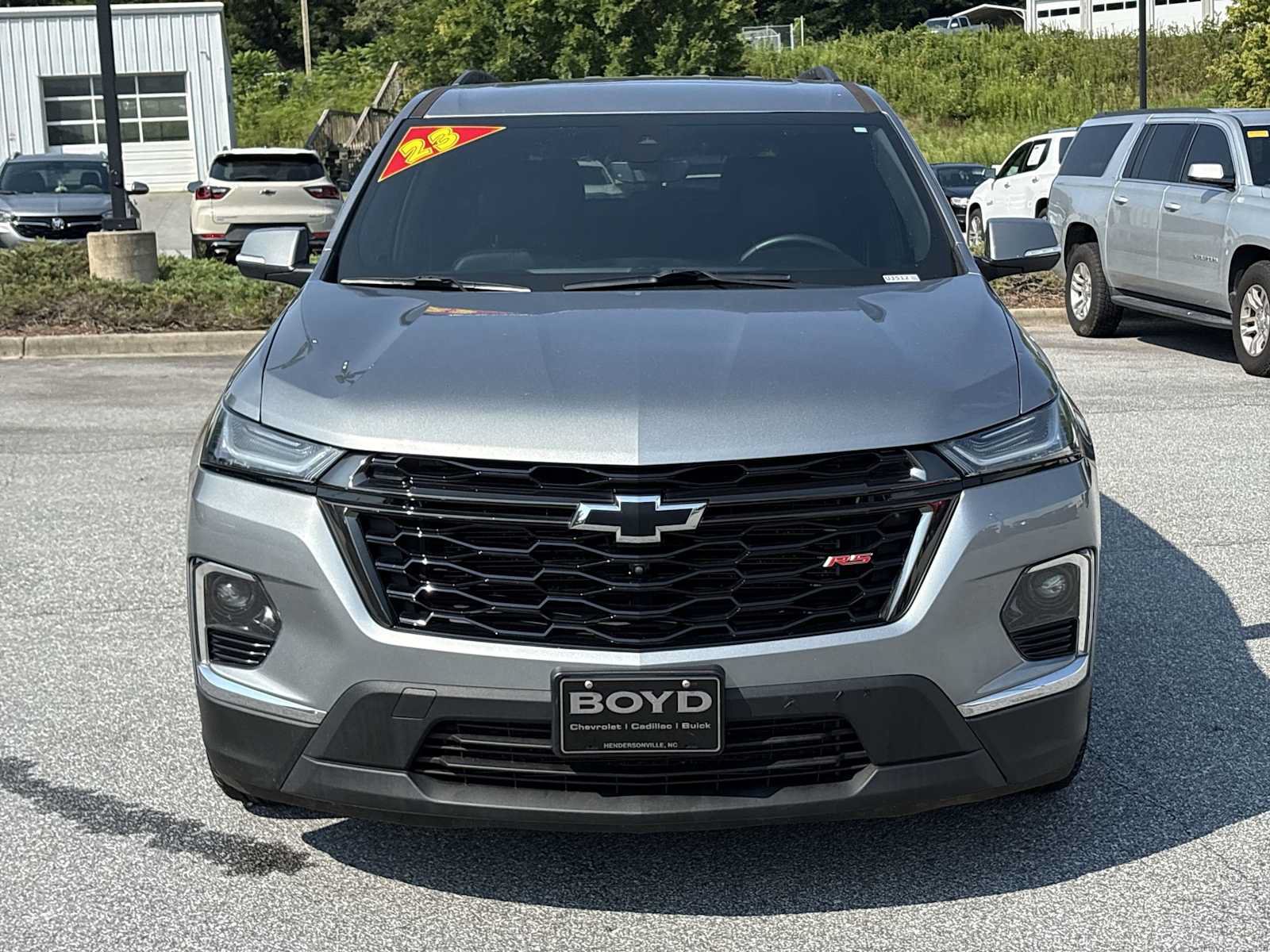 Used 2023 Chevrolet Traverse RS AWD/4WD image 3