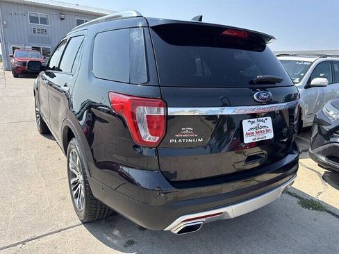 Used 2017 Ford Explorer Platinum AWD/4WD image 5