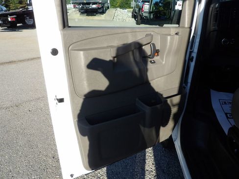 Used 2022 Chevrolet Express 2500 w/ Driver Convenience Package RWD image 14