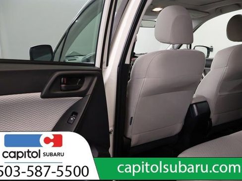 Used 2017 Subaru Forester 2.5i Premium w/ Protection Package #1 AWD/4WD image 28