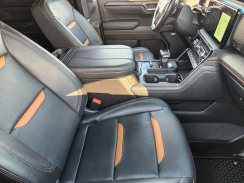 Used 2025 GMC Sierra 1500 AT4 w/ AT4 Premium Package AWD/4WD image 15