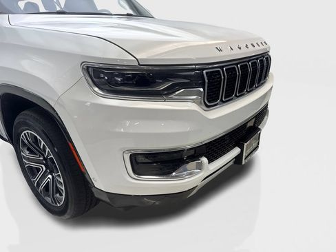 Used 2024 Jeep Wagoneer L Series II RWD image 17