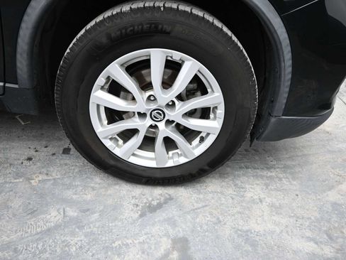 Used 2018 Nissan Rogue SV w/ Premium Package AWD/4WD image 29