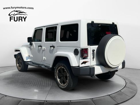 Used 2012 Jeep Wrangler Unlimited Sahara AWD/4WD image 5