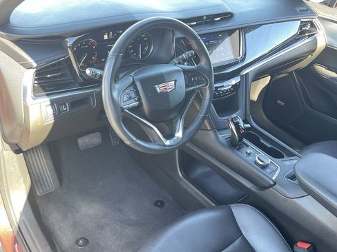 Used 2023 Cadillac XT6 Premium Luxury image 10