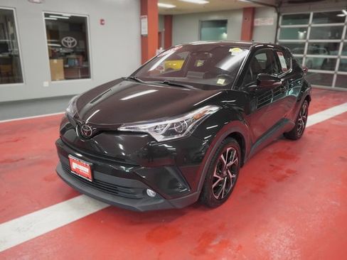 Used 2019 Toyota C-HR Limited image 3