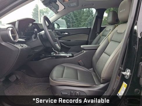 Used 2025 Chevrolet Trax ACTIV w/ Sunroof Package FWD image 14