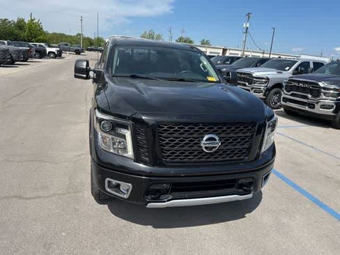 Used 2017 Nissan Titan PRO-4X w/ Pro-4x Convenience Package AWD/4WD image 27