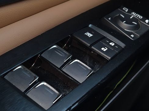 Used 2024 Lexus ES 300h w/ Premium Package image 17