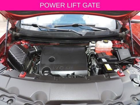 Used 2023 Chevrolet Traverse LT image 19