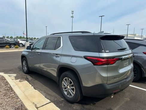 Used 2023 Chevrolet Traverse LT FWD image 7