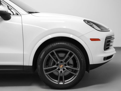 Certified 2023 Porsche Cayenne AWD/4WD image 14