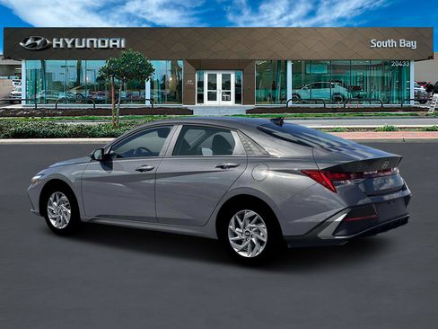 New 2026 Hyundai Elantra Blue image 4