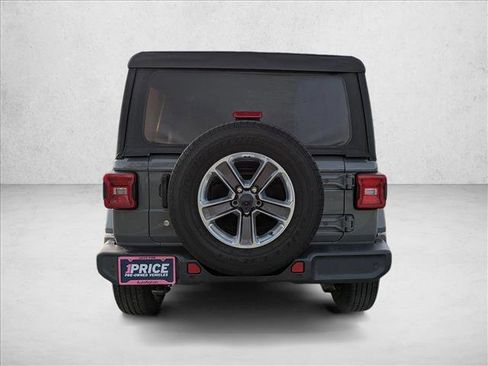 Used 2018 Jeep Wrangler Unlimited Sahara w/ Cold Weather Group image 7