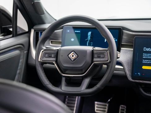 Used 2023 Rivian R1T Adventure image 10