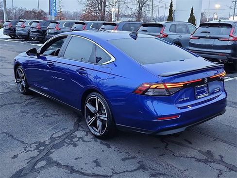 Used 2023 Honda Accord Sport image 4