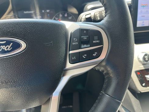 Used 2022 Ford Explorer XLT w/ Equipment Group 202A AWD/4WD image 29