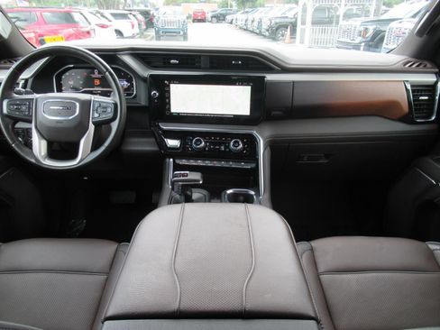 Used 2023 GMC Sierra 1500 Denali w/ Denali Reserve Package AWD/4WD image 12