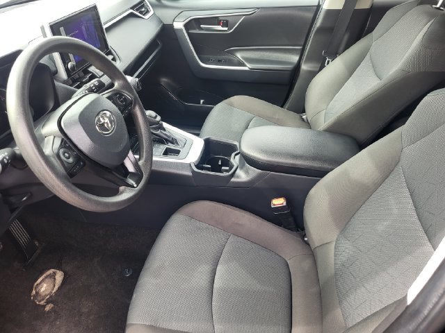 Used 2025 Toyota RAV4 XLE AWD/4WD image 12