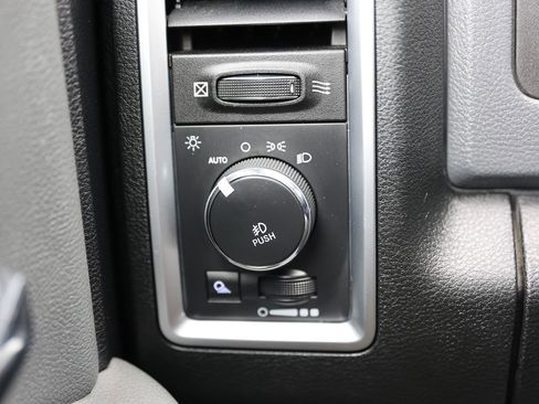 Used 2016 RAM 2500 Big Horn image 32