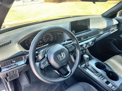 Used 2023 Honda Civic Sport image 15
