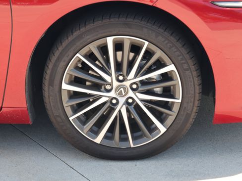 Used 2023 Lexus ES 350 w/ Premium Package FWD image 11