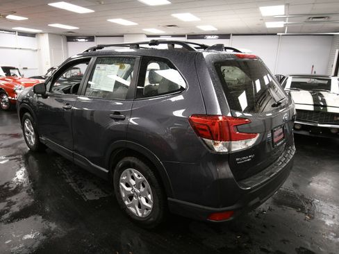 Used 2022 Subaru Forester Base image 5