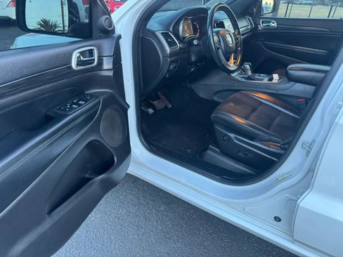 Used 2019 Jeep Grand Cherokee Altitude image 19