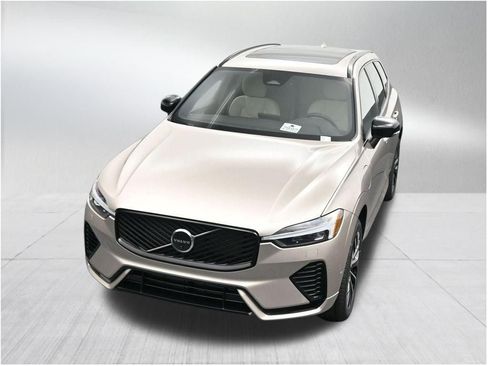 New 2026 Volvo XC60 T8 Plus w/ Protection Package Premier AWD/4WD image 20