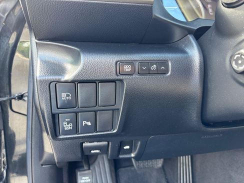 Used 2019 Lexus IS 300 w/ Premium Package RWD image 29