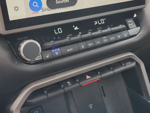 Used 2025 Toyota Tundra Limited w/ Power Package RWD image 18