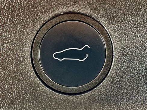 Used 2022 Tesla Model Y Performance image 16