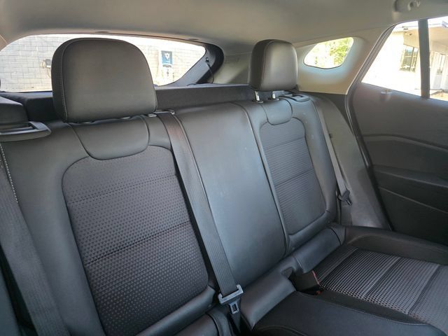 Used 2025 Chevrolet Trax LT FWD image 17
