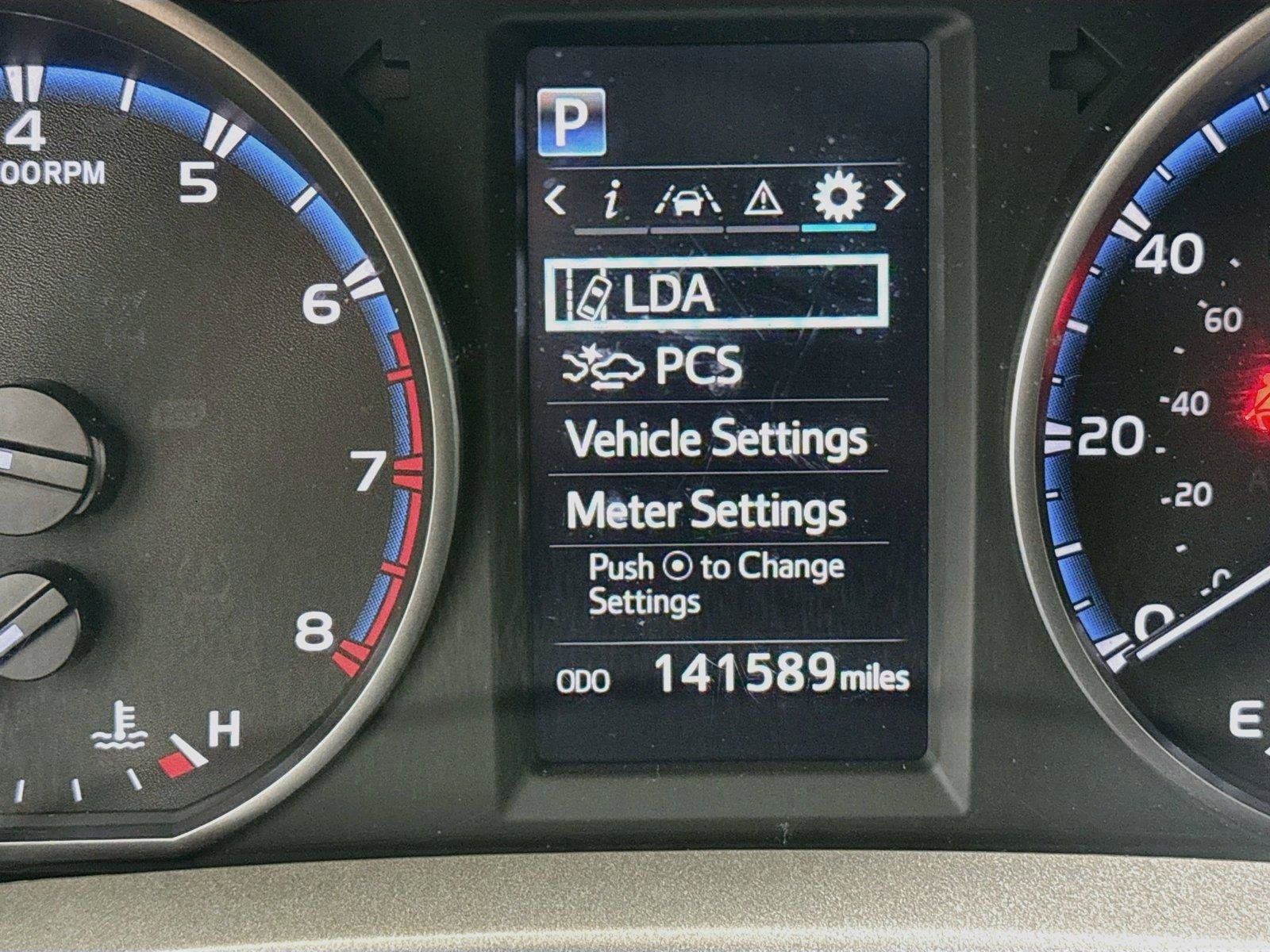 Used 2018 Toyota RAV4 XLE AWD/4WD image 19