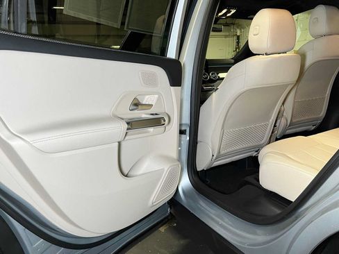 Certified 2026 Mercedes-Benz GLB 250 4MATIC image 18