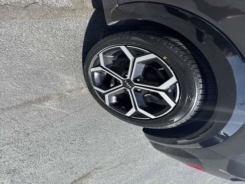 Used 2023 Kia Niro EX Touring FWD image 13