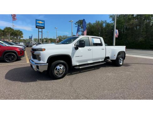 Used 2024 Chevrolet Silverado 3500 LT image 6