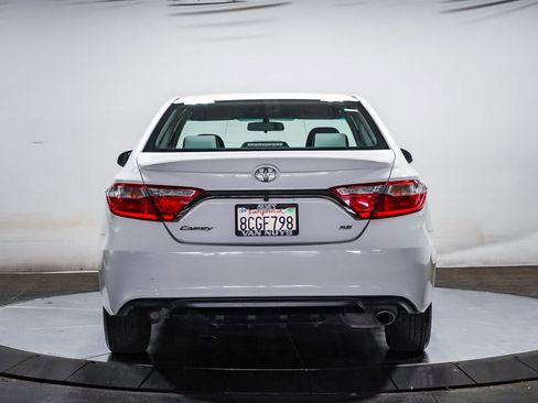 Used 2017 Toyota Camry SE FWD image 3