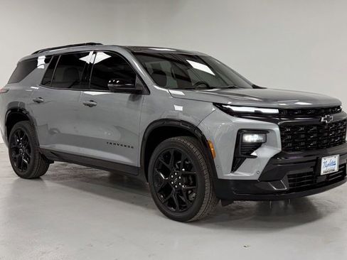 Used 2024 Chevrolet Traverse RS image 5