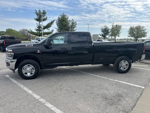 New 2025 RAM 2500 Tradesman w/ Chrome Appearance Group image 17